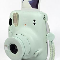 FujiFilm Instax Mini 11 Instant Film Camera - Lime Green