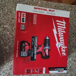  Milwaukee M18 compact brushless 1/2" drill/driver kit
