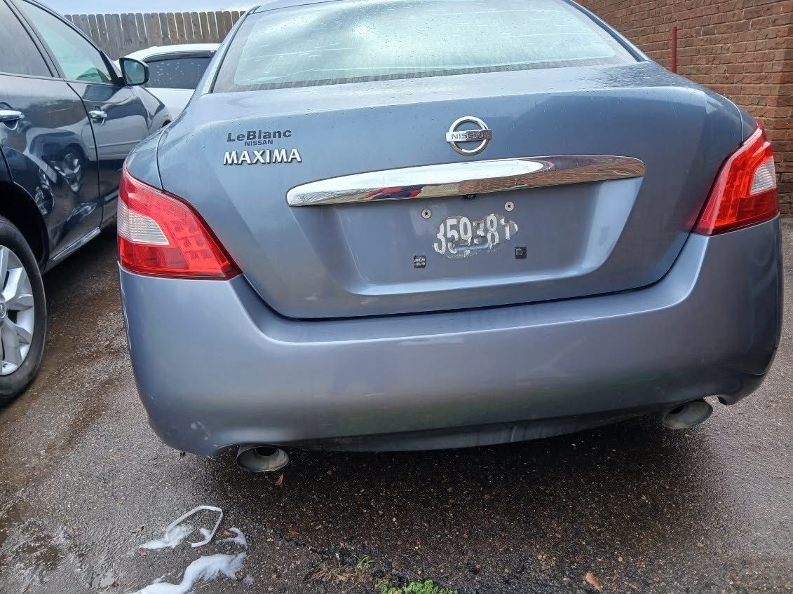 Nissan maxima