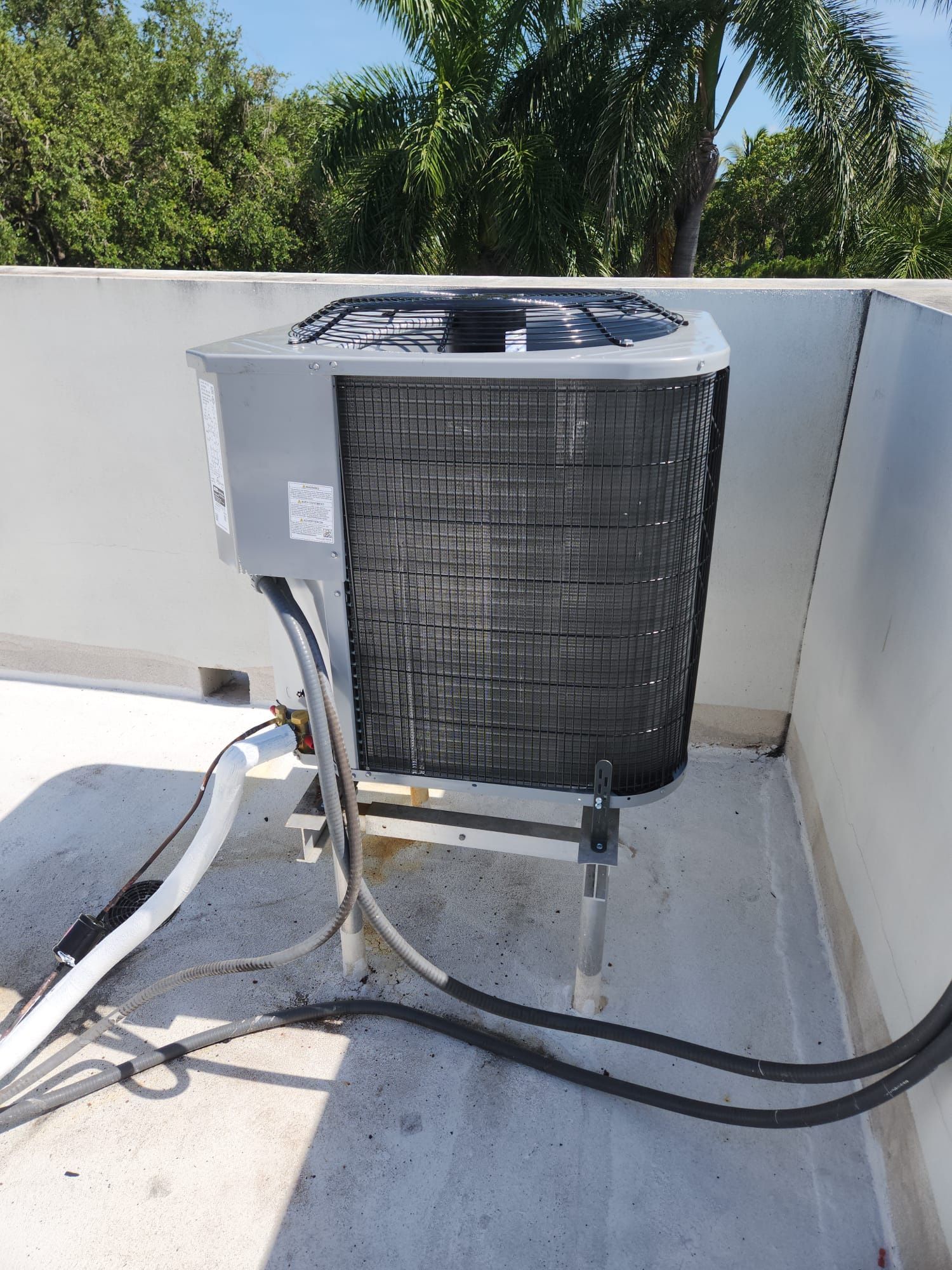 GrandAire Air conditioner 2-5 Ton
