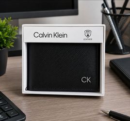 Viral Title #5
Looking for the Perfect Gift? This Calvin Klein Wallet Is a Winner
