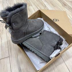 UGG Women’s Mini Bailey Bow II Boots - Grey - Size 8