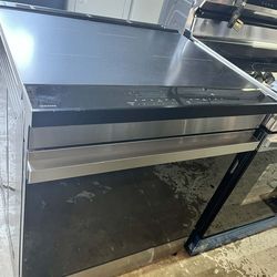 Samsung  Electric  stove Bespoke Slide-in Induction Range