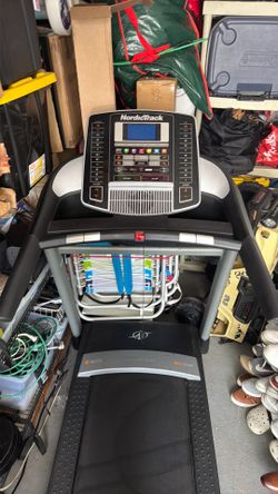 NordicTrack C910i foldable treadmill