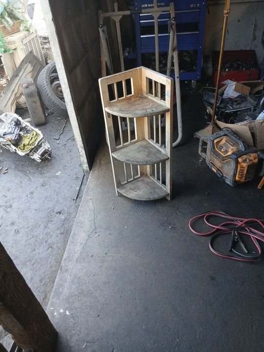 Conner Shelf