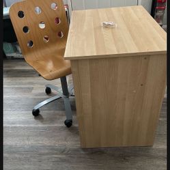 Free desk