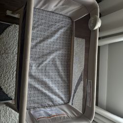 Safety 1st Rest-and-Romp 2-in-1 Bassinet and Play Yard with Soothing Sounds, Lights & Vibration, Dunes Edge