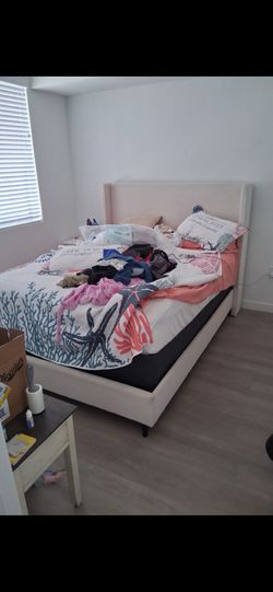 Queen size bed