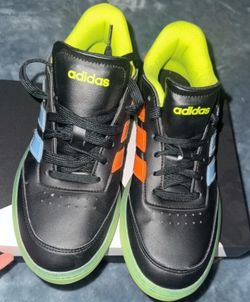 Adidas shoes men’s size 7