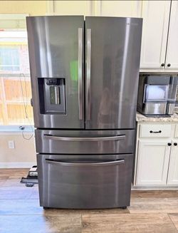 Refrigerator Whirlpool working