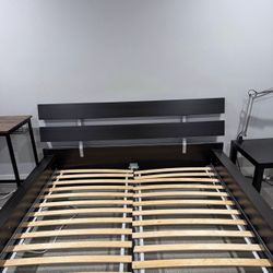 Queen Bed Frame ! 