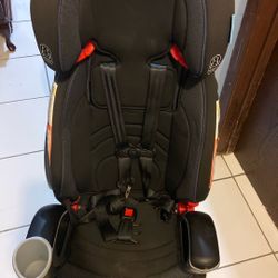 Graco Car Seat nautilus 65 Price 50$. Pick Up E. 72. and. Grandview.  E.  Tacoma 