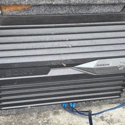 Sony Xplod 1,000w 2channel amp works amazing 