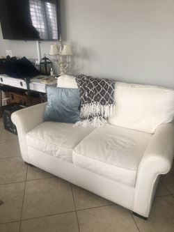Crate & Barrel Sofá And Love Seat