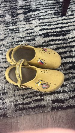 Crocs clogs