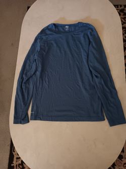 Men's long sleeve shirt size small