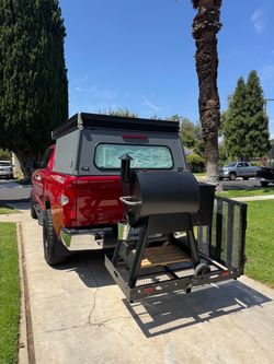 Tow hitch mobile scooter carrier w/ ramp