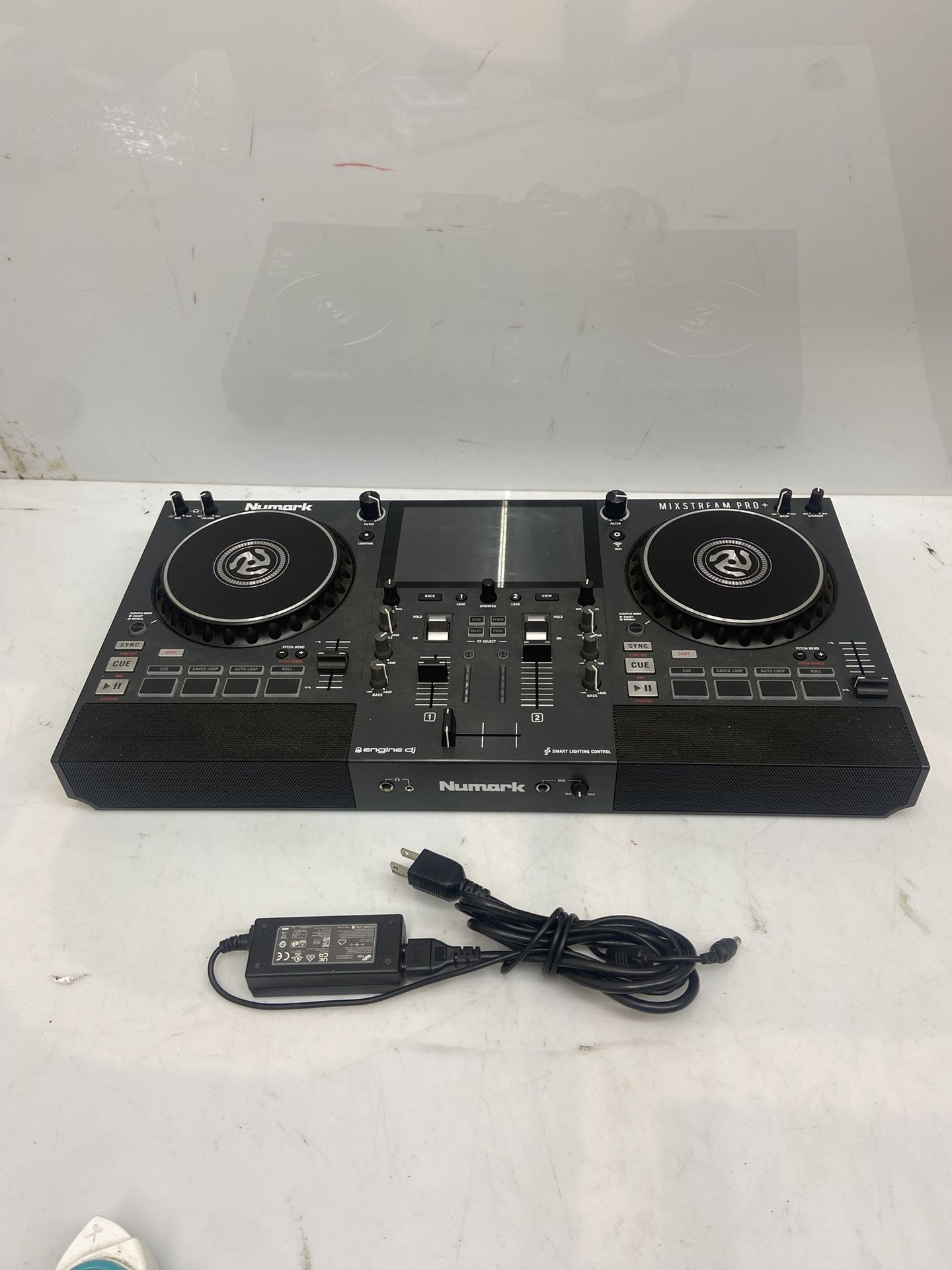 Numark Mixstream Pro + Standalone Streaming DJ Controller Black