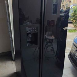 Free Fridge, Does Not Work. Died This Morning