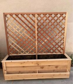 Custom modern deck balcony backyard landscaping succulent hanging planter container with legs irrigation design privacy wall