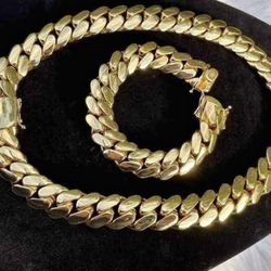 New 18k Yellow Gold Cuban Link Chain And Bracelet Set 