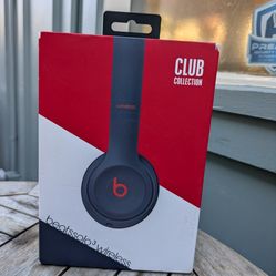 Club Navy Beats Solo 3 Wireless Club Collection!