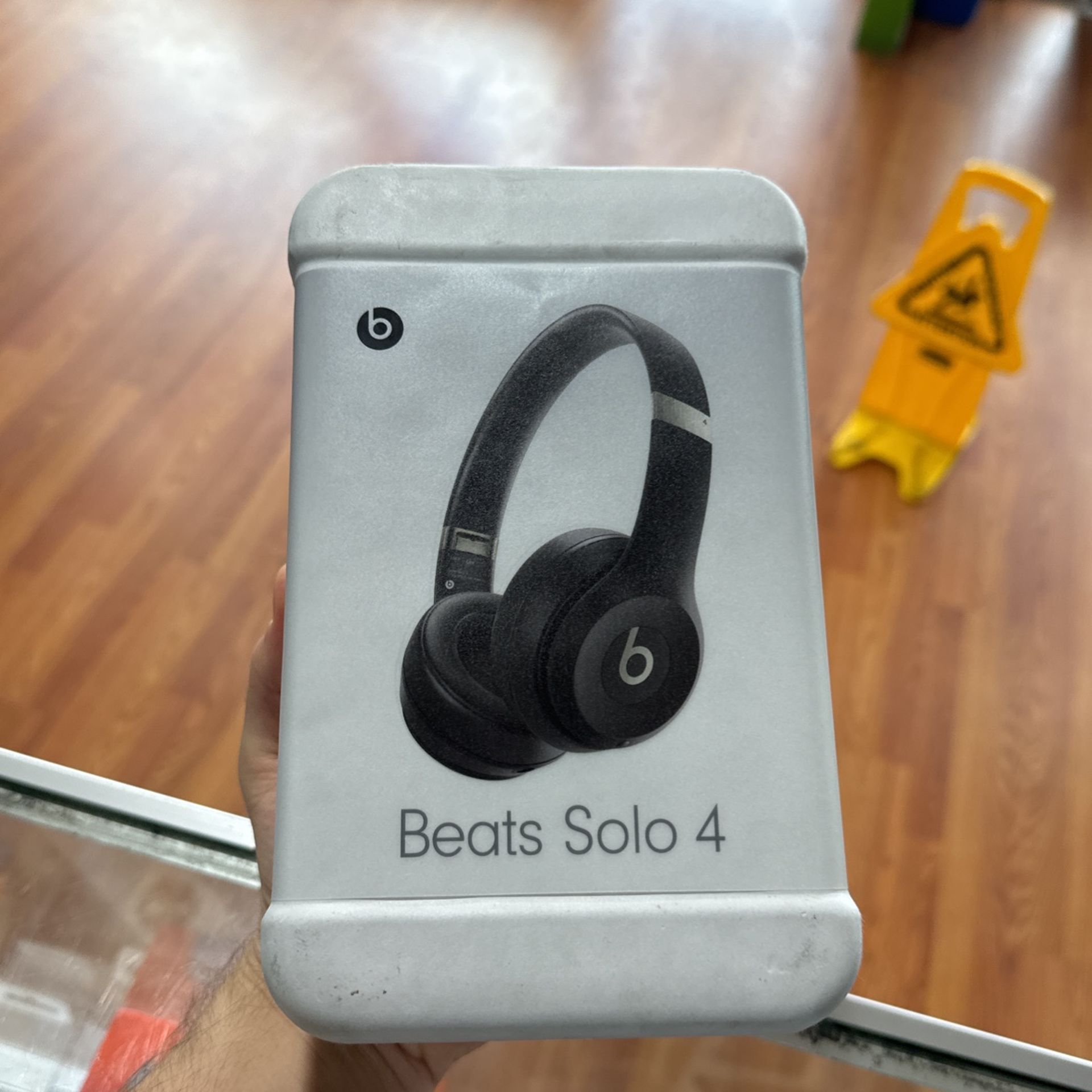 Beats Solo 4 New 