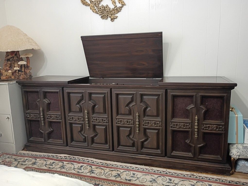 Philco Ford High Fidelity Cabinet