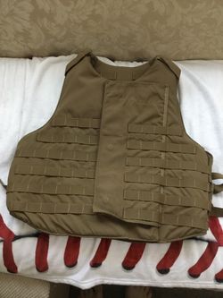 Coyote Brown Military Vest With Soft Inserts And Back Hard Plate