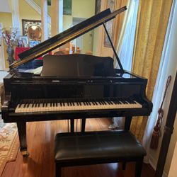 Young Chang Baby Grand Piano – Excellent Shape!