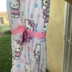 HELLO KITTY SPRING THROW