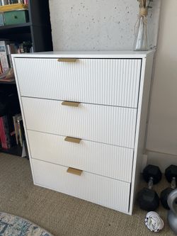 Small White Chest/Drawers