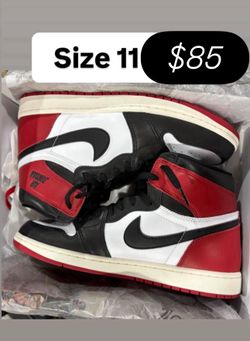 Jordan 1s Blsck Toe  Size 11 