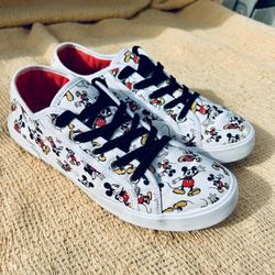 Disney Mickey Mouse casual low-top canvas sneakers Women’s -Size 9