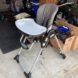 BABY TRENDS High Chair / Booster Seat 