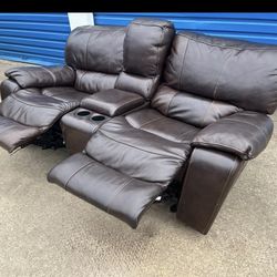 MANUAL LEATHER RECLINER 2 SEATER w CONSOLE