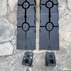 FloTool 12,000lb Capacity Rhino Ramp And FloTool Rhino Plastic Wheel Chocks 2 Pack