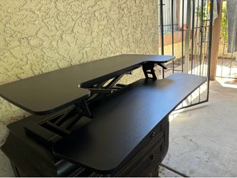 Adjustable Standing Desk Converter / Sit-Stand Workstation