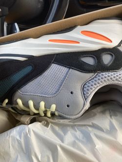 YEEZY WAVERUNNER 700