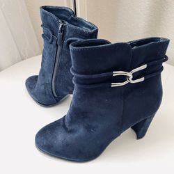 💙 New! Impo Ohara Blue Suede Ankle Boots w Silver Details & 3.5” Block Heels Size 6.5