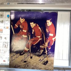 Sign Photo Of Gordie Howe, Ted, Lindsey And Sid Able