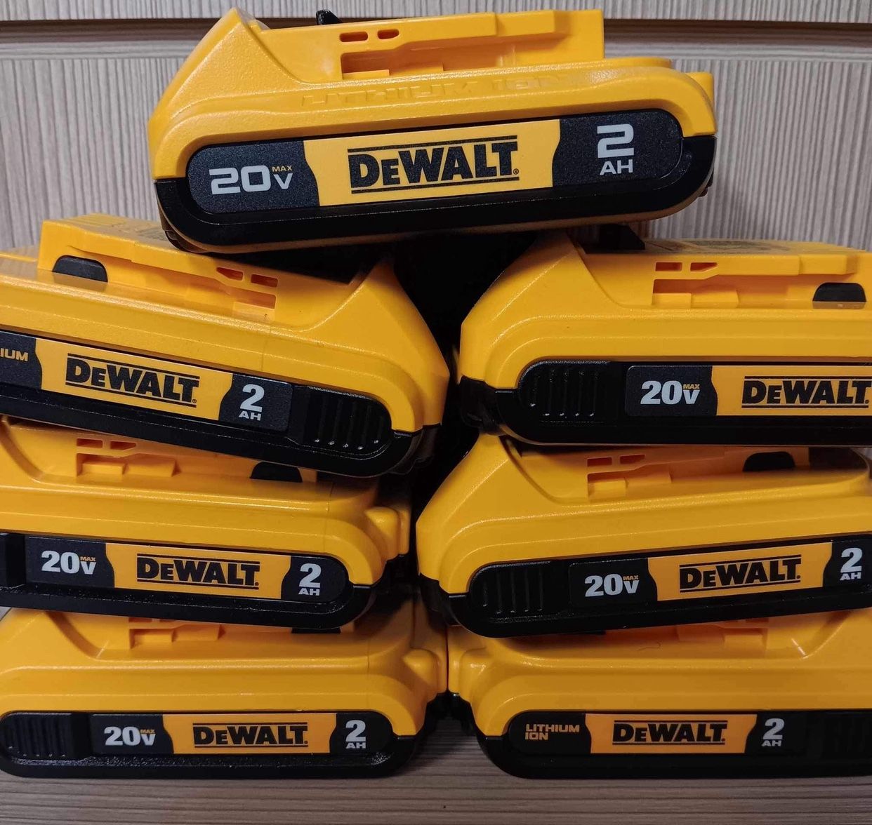 Dewalt New 2ah Battery 20v $45 Each One Nuevos