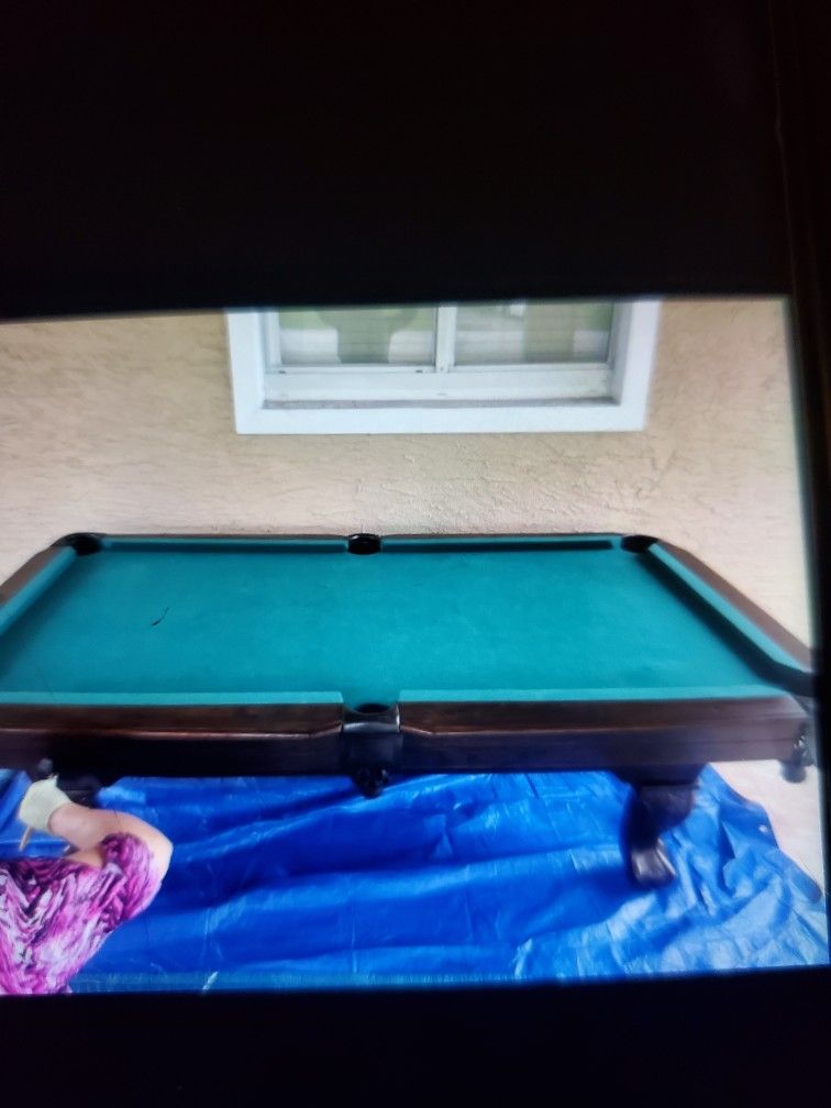 Clean Pool Table With Extras