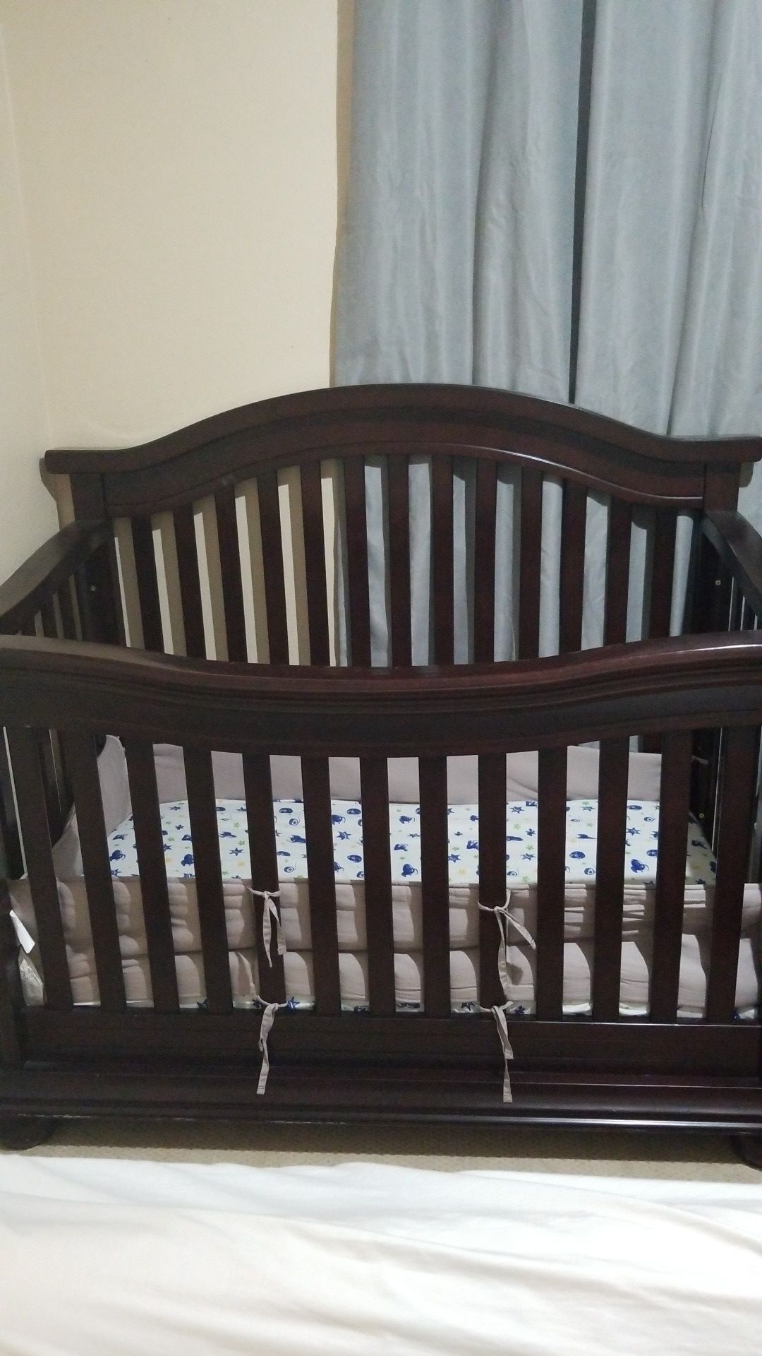 Sorelle Vista Elite 4-in-1 Crib