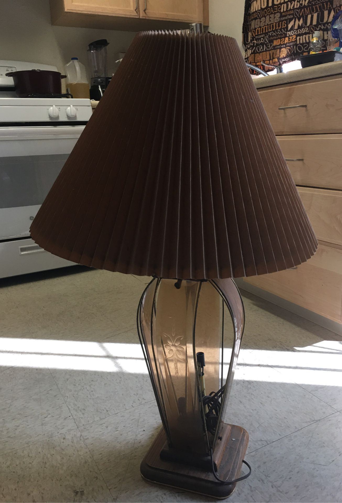 Nice antique lamp works good