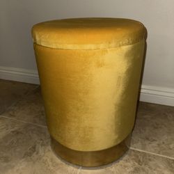 Beautiful Velvet Ottoman/ End Table with Storage . New! Bought for Staging,Paid $125