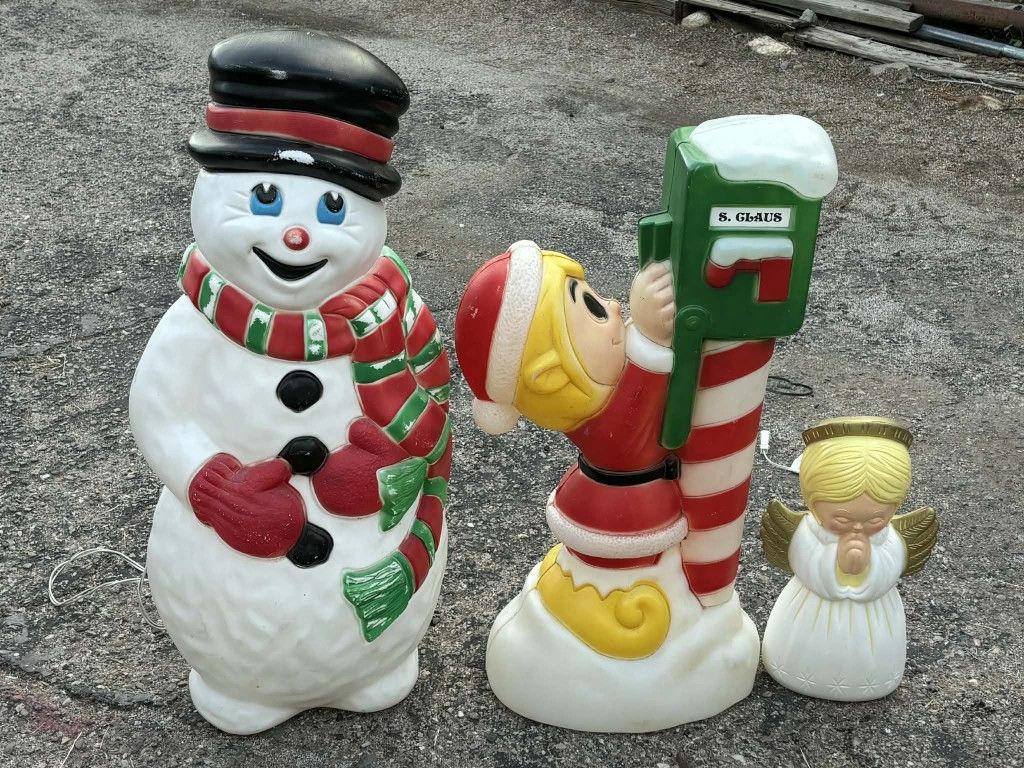 Huge Yard Sale!  Dm Area