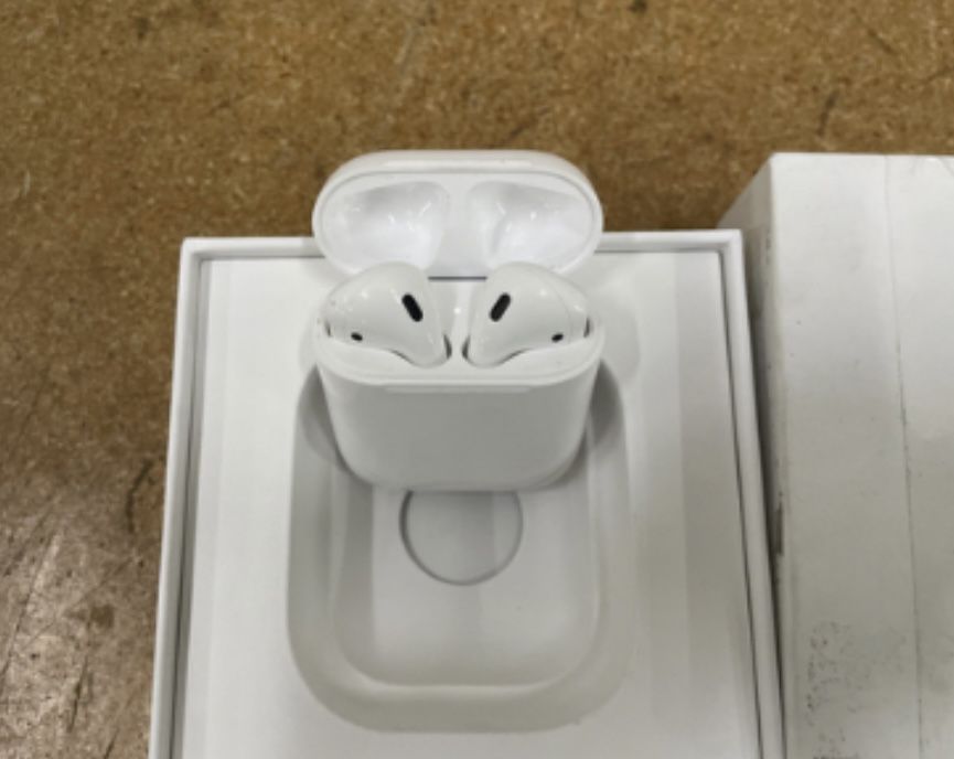 Apple AirPods