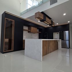 Custom Kitchen Cabinets 