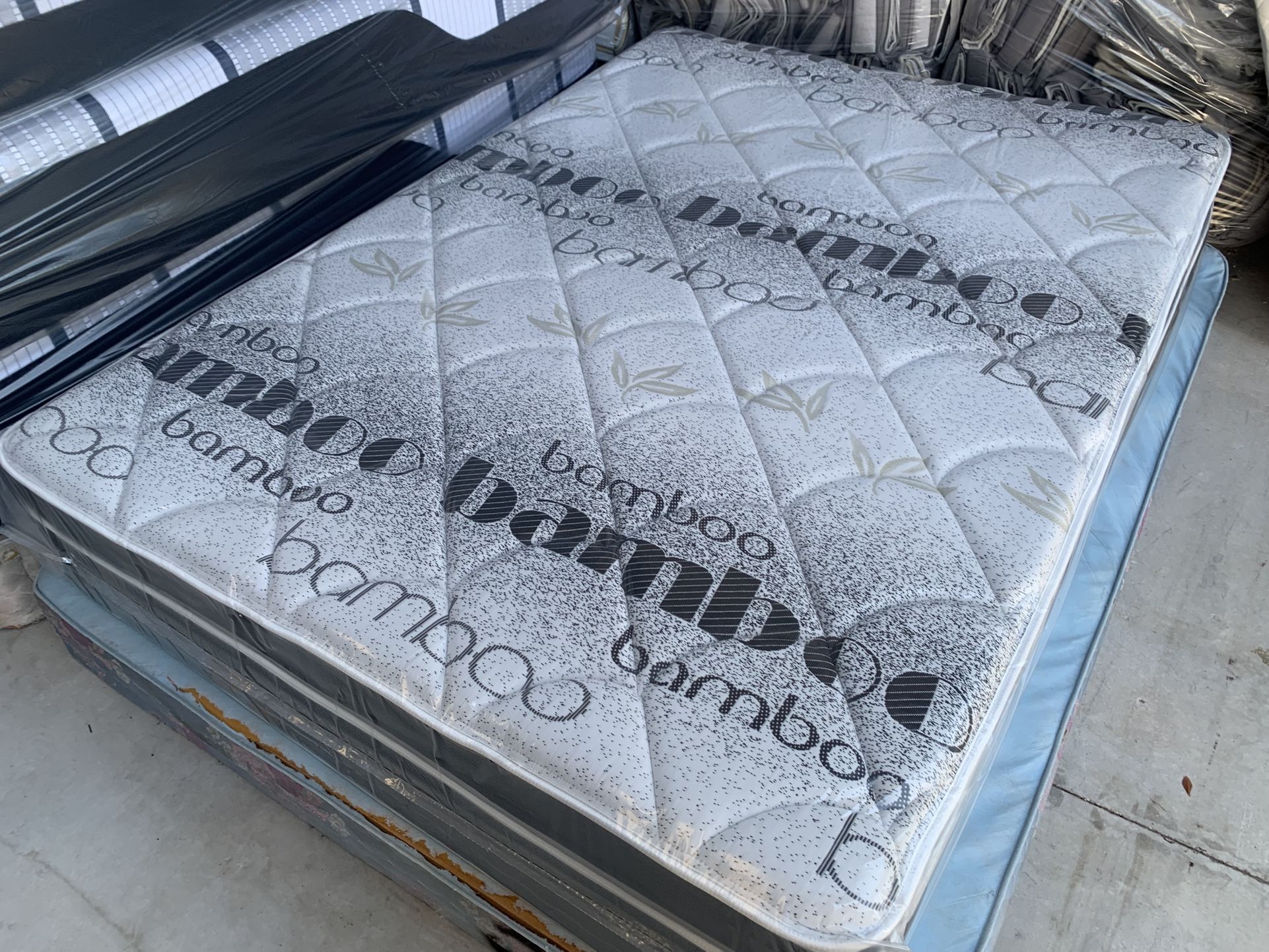 Queen Pillow Top Mattress
